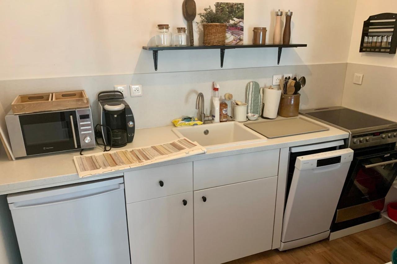 Le Petit Clos Apartment Bayeux Bagian luar foto