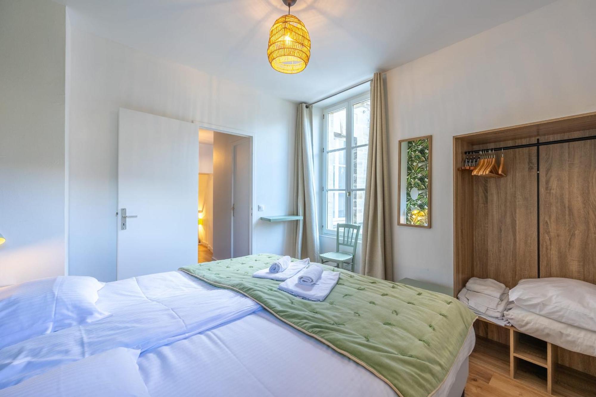 Le Petit Clos Apartment Bayeux Bagian luar foto