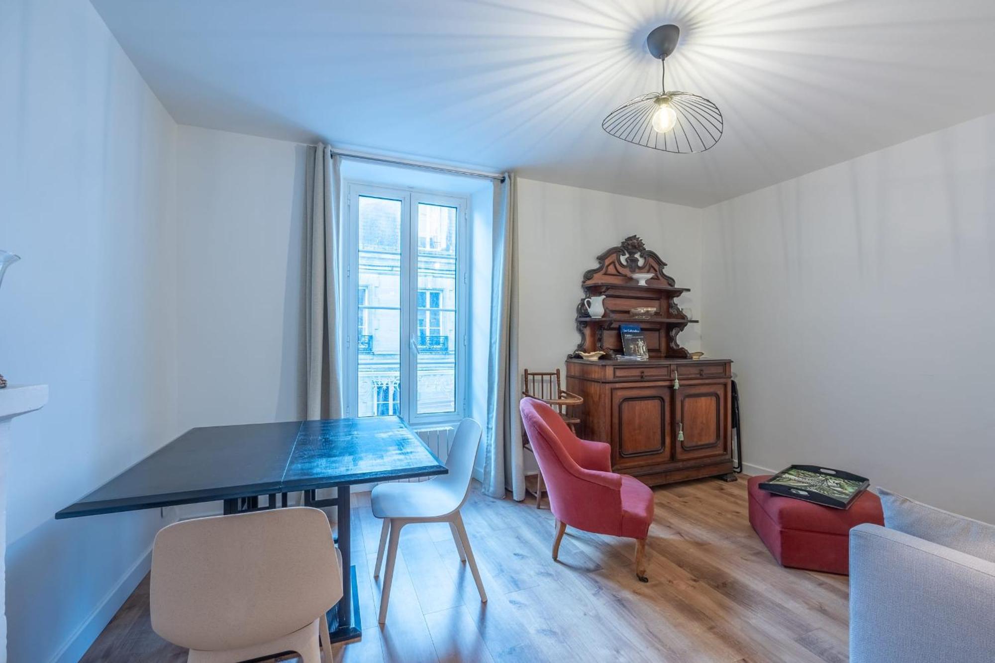 Le Petit Clos Apartment Bayeux Bagian luar foto