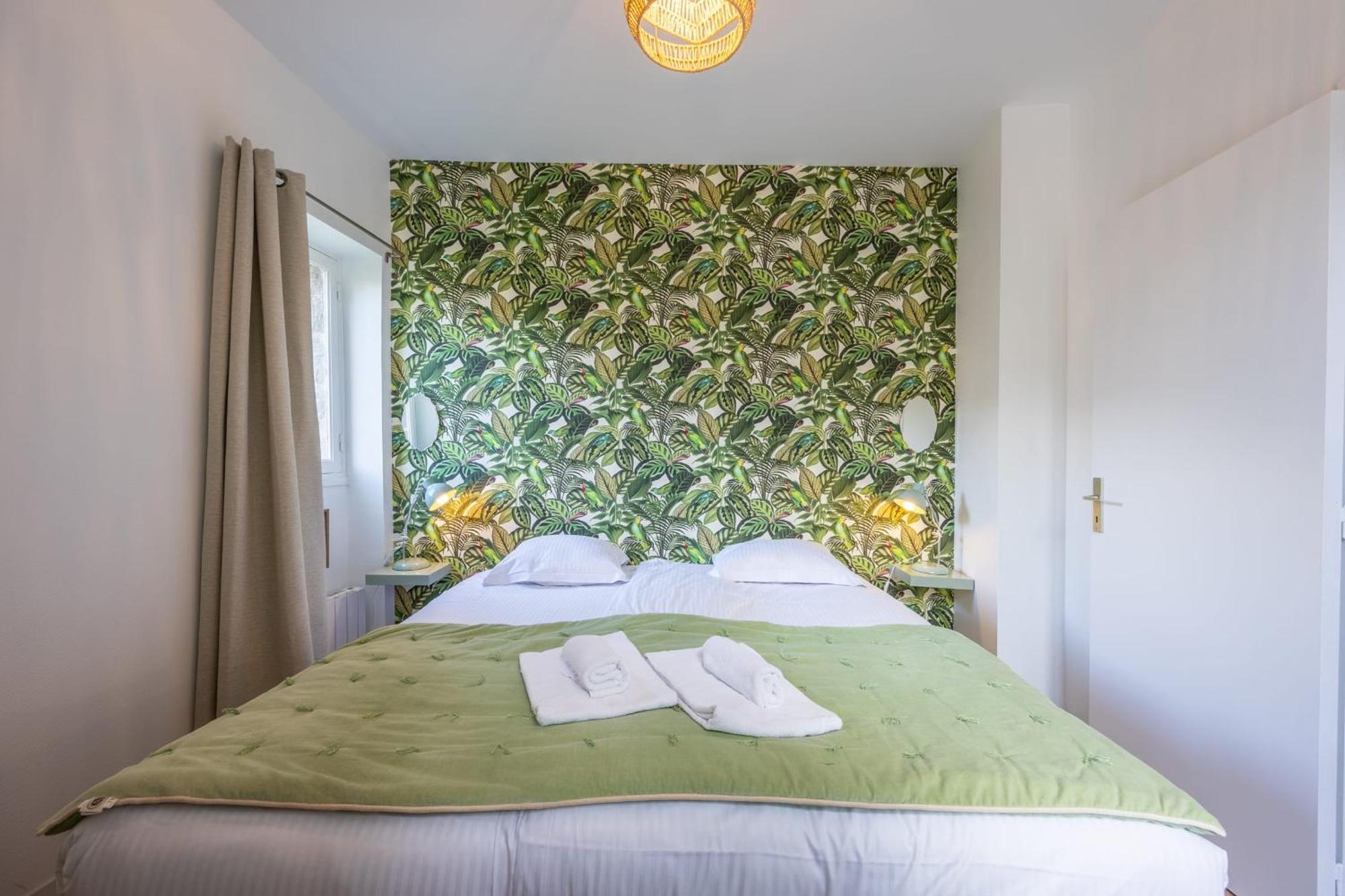 Le Petit Clos Apartment Bayeux Bagian luar foto