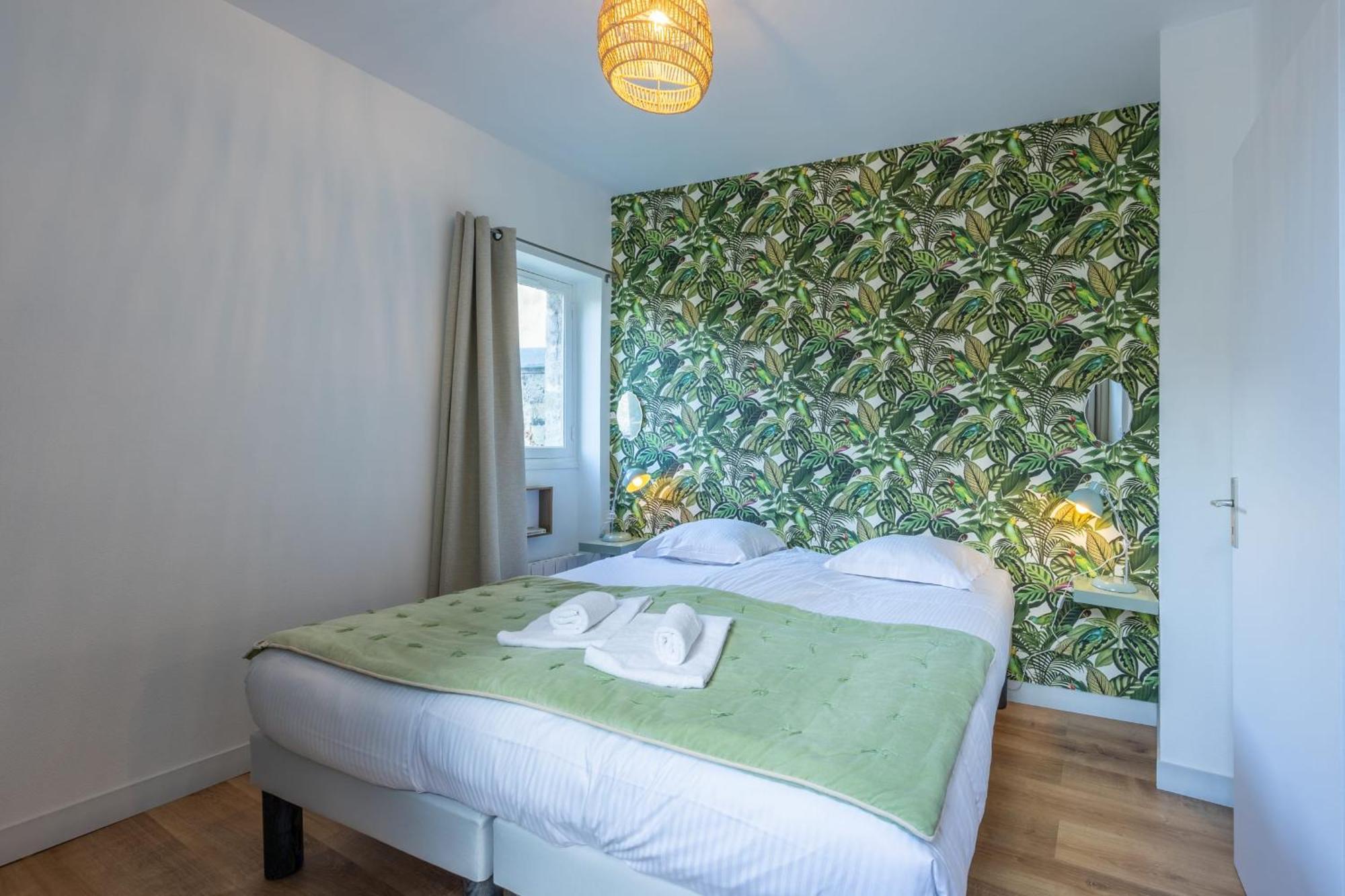 Le Petit Clos Apartment Bayeux Bagian luar foto